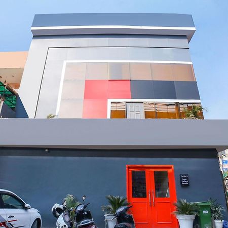 דלהי Super Hotel O Nawada Metro מראה חיצוני תמונה