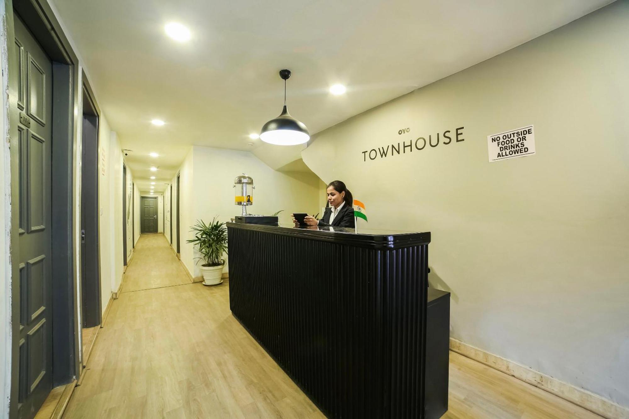 דלהי Super Hotel O Nawada Metro מראה חיצוני תמונה