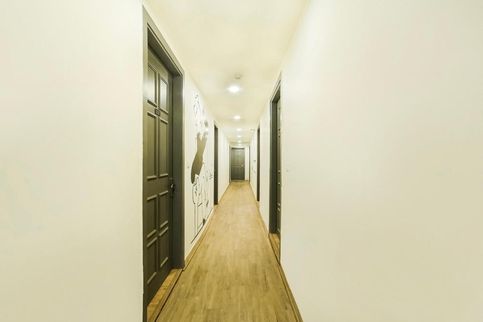 דלהי Super Hotel O Nawada Metro מראה חיצוני תמונה