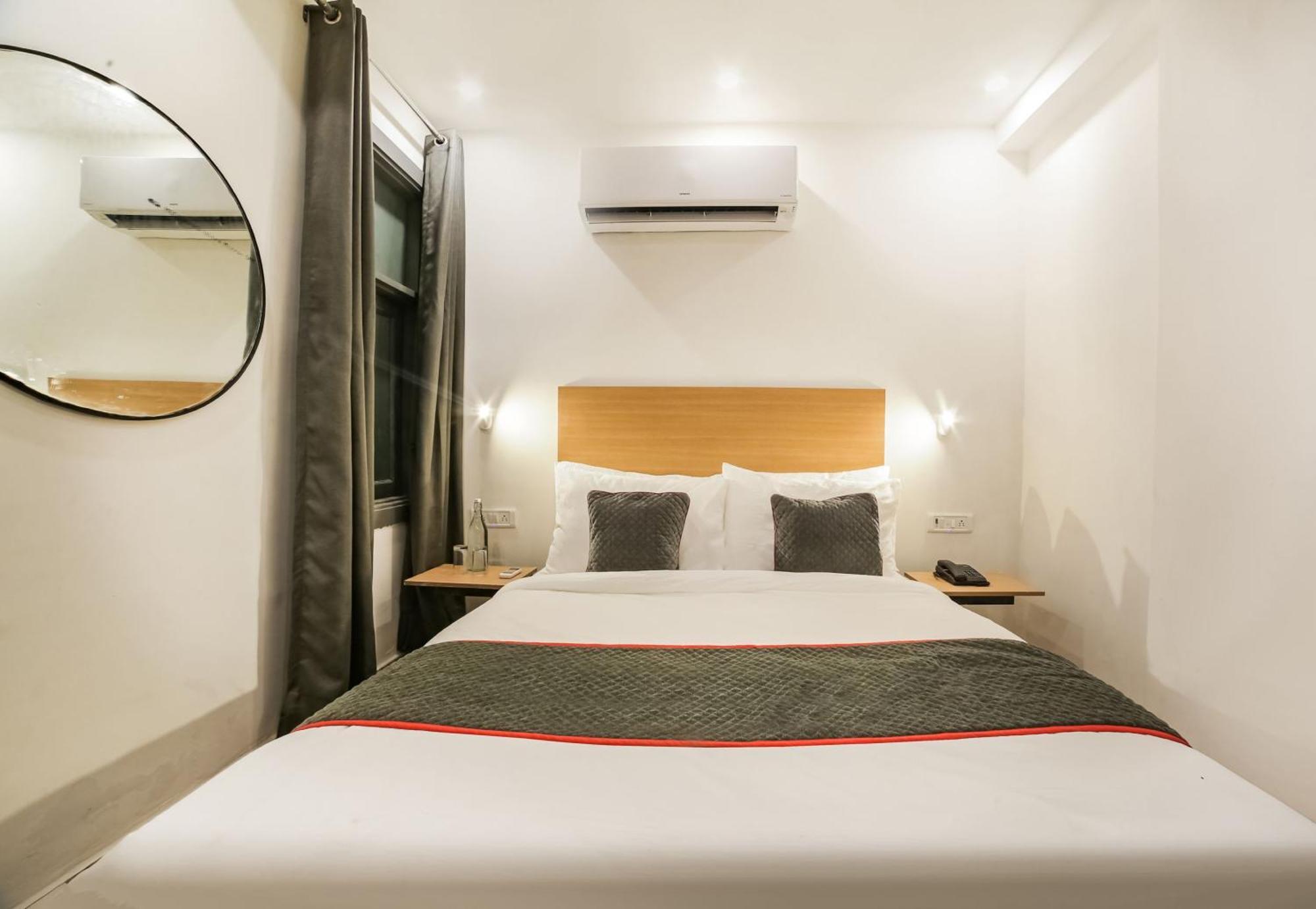 דלהי Super Hotel O Nawada Metro מראה חיצוני תמונה