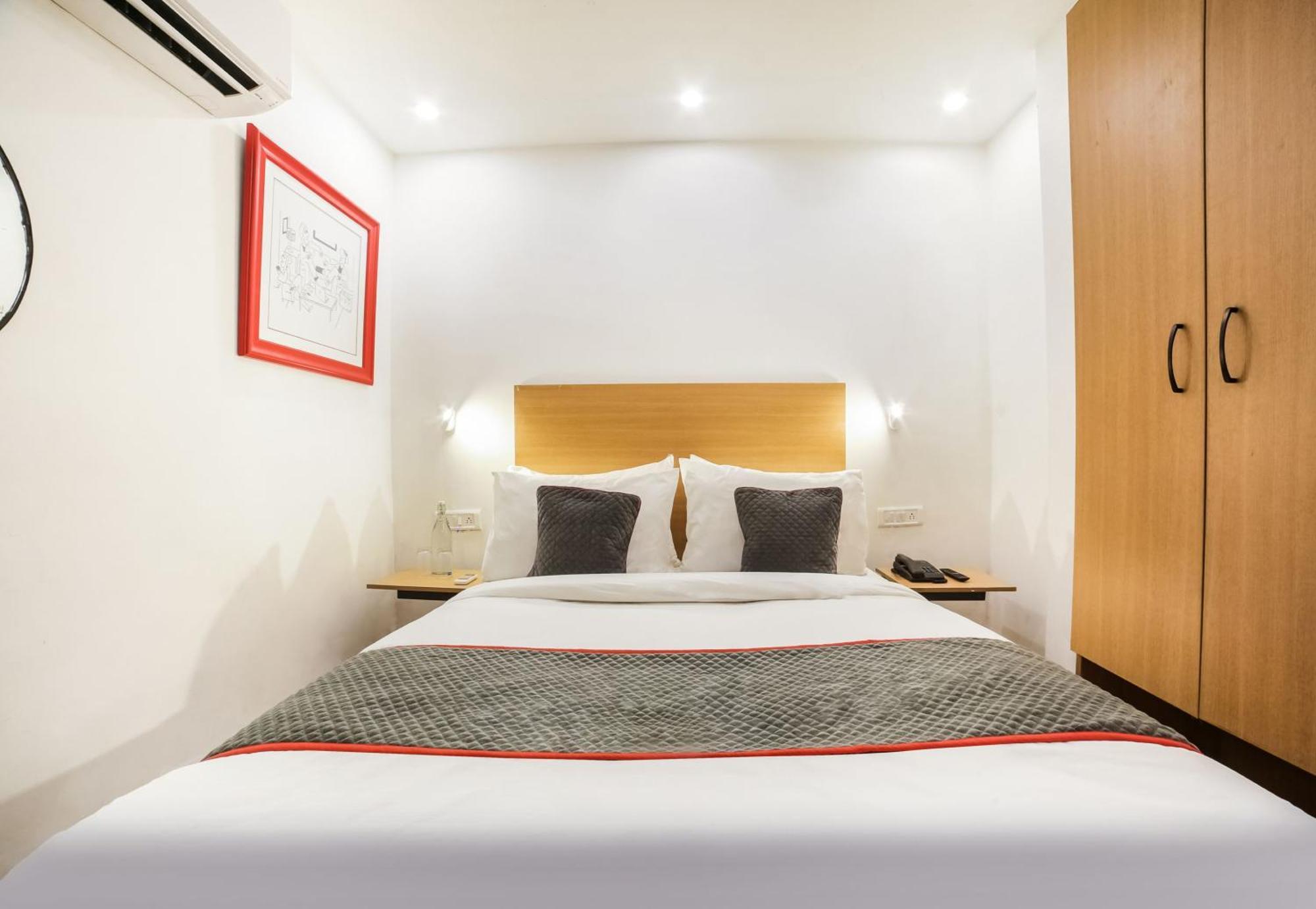 דלהי Super Hotel O Nawada Metro מראה חיצוני תמונה